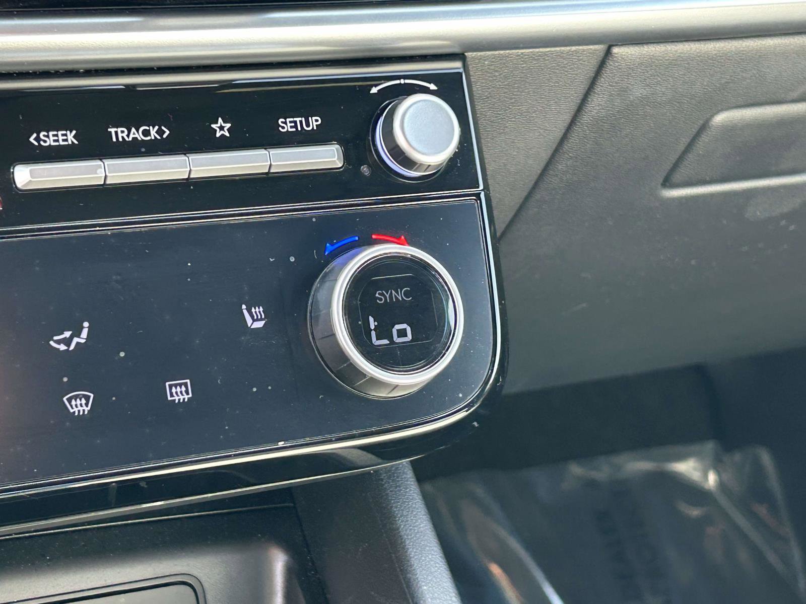 Used 2025 Hyundai Santa Cruz SEL image 25