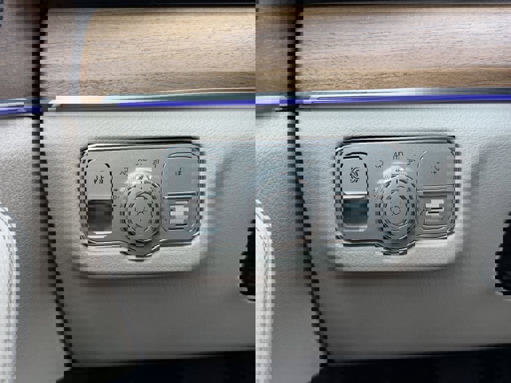 Used 2022 Mercedes-Benz GLS 450 4MATIC image 29