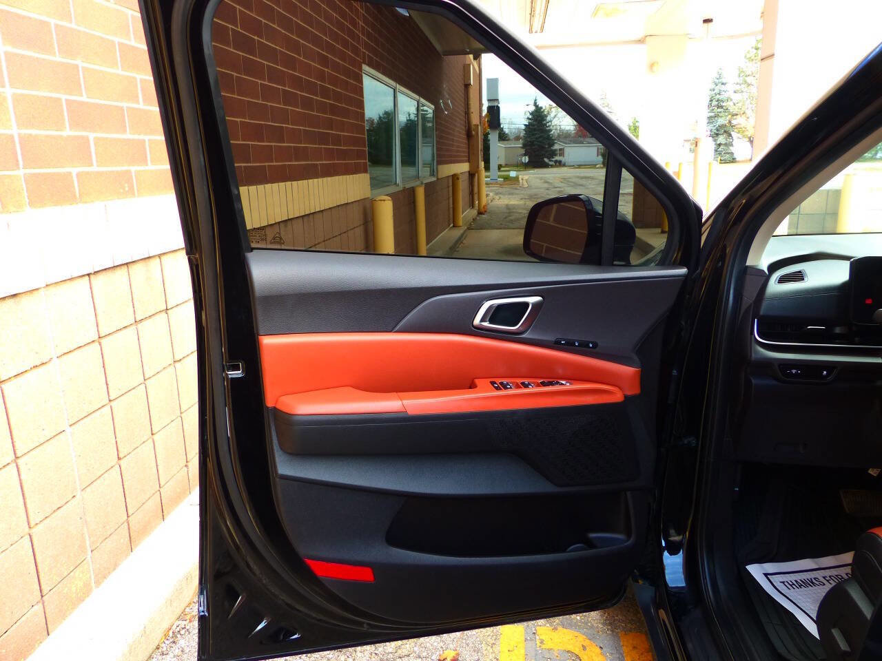 Used 2025 Kia Carnival EX image 20