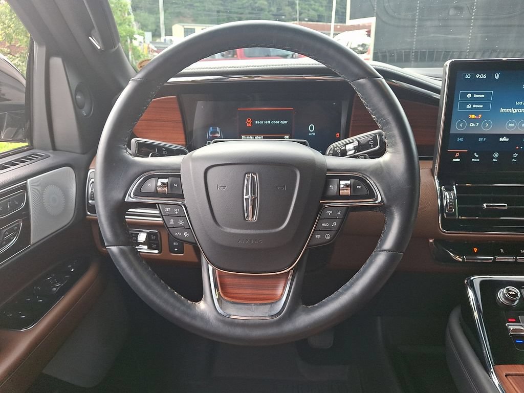 Used 2024 Lincoln Navigator Reserve AWD/4WD image 19