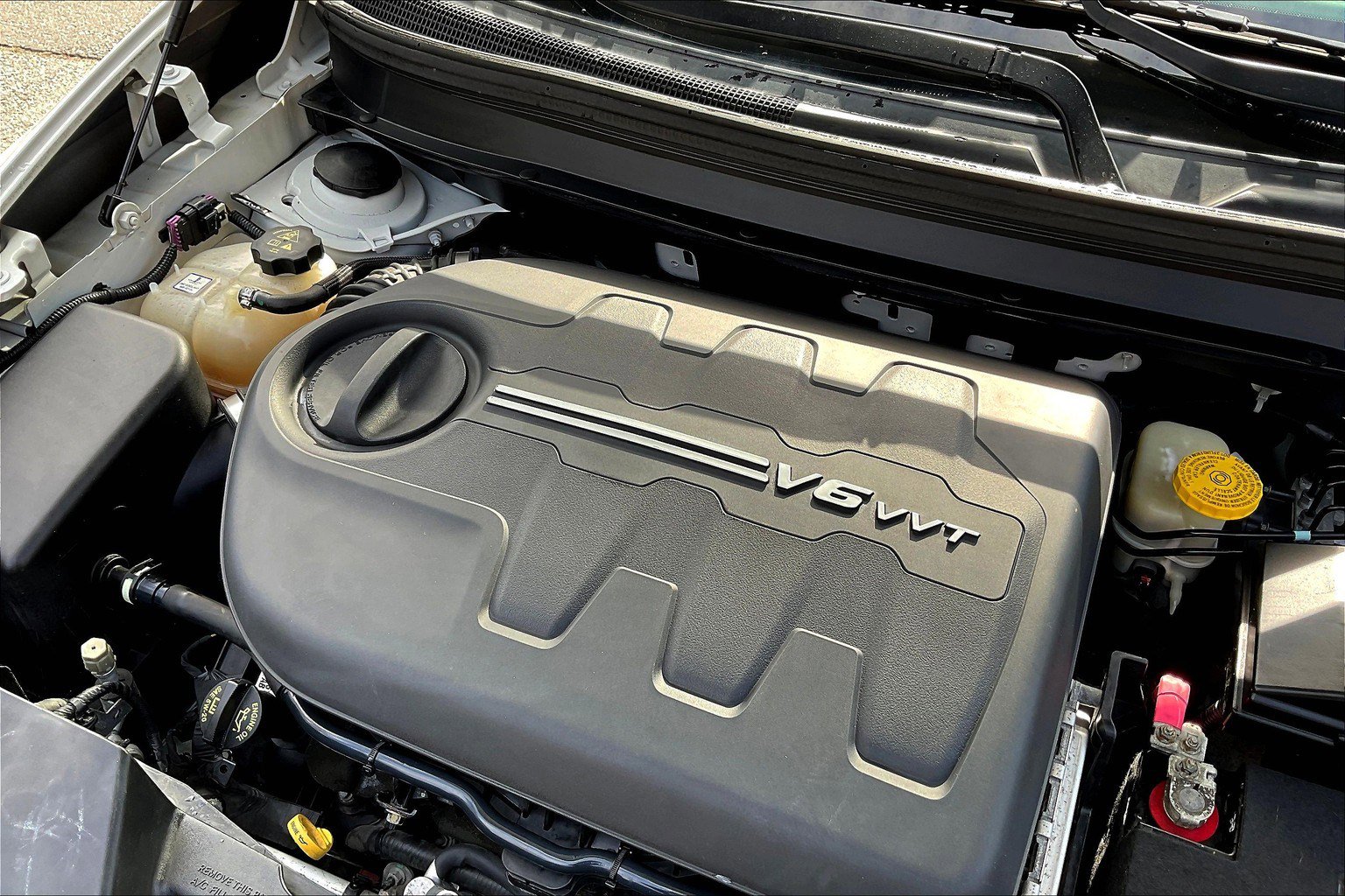 Used 2016 Jeep Cherokee Latitude w/ Cold Weather Group image 29