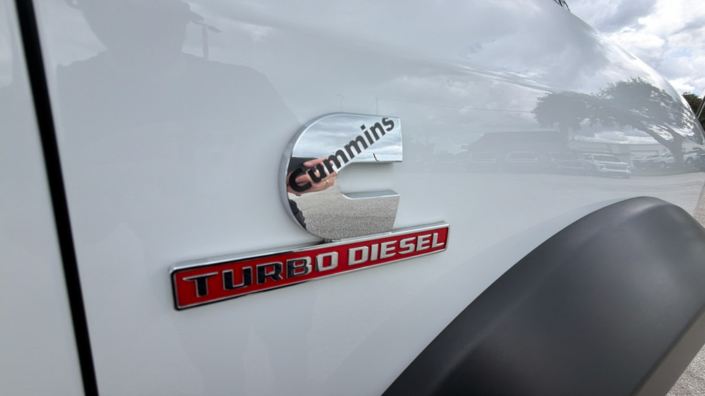 Used 2024 RAM 5500 Tradesman w/ Chrome Appearance Group AWD/4WD image 30