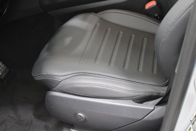 New 2025 Mercedes-Benz GLC 300 4MATIC image 15