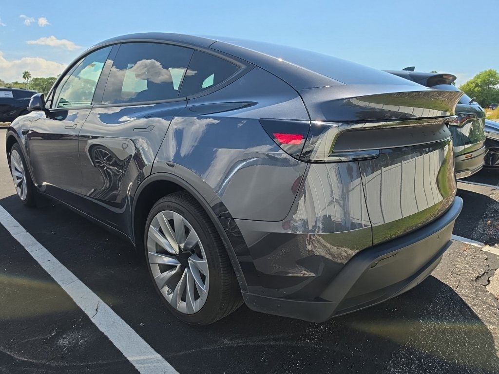 Used 2026 Tesla Model Y 2WD image 13