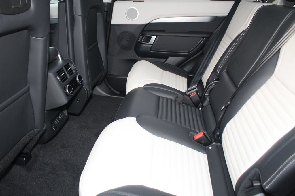 New 2026 Land Rover Discovery Limited Edition AWD/4WD image 21
