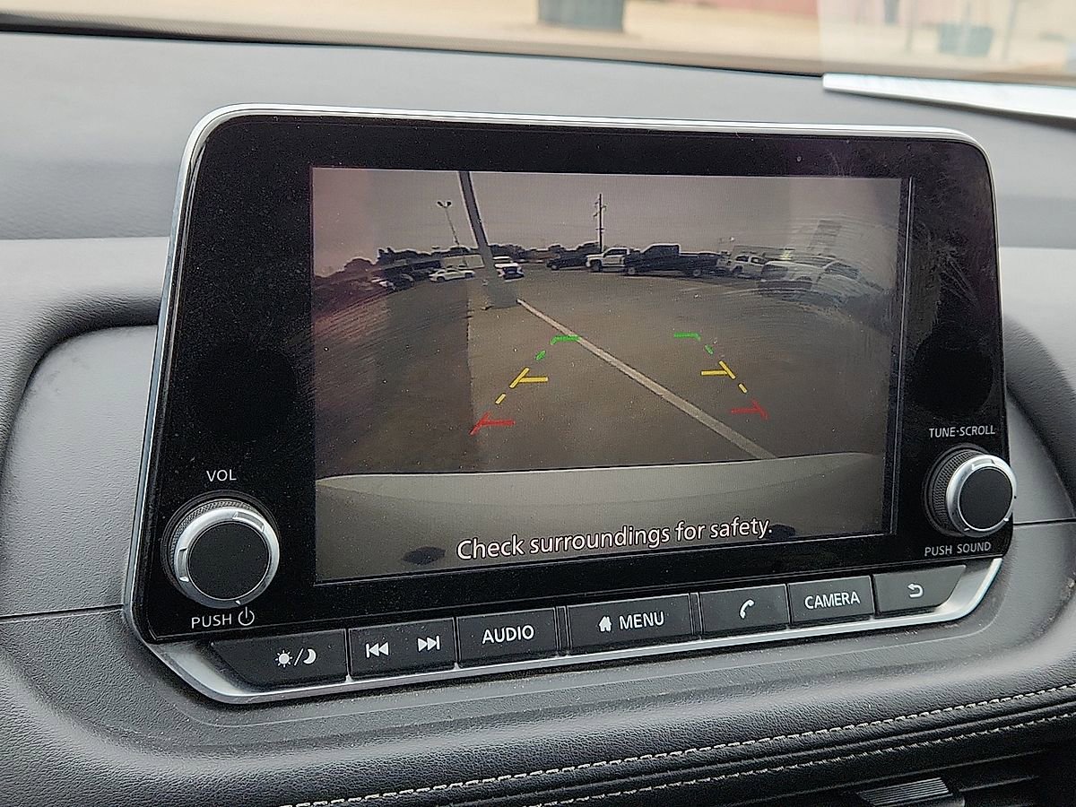 Used 2024 Nissan Rogue S FWD image 8