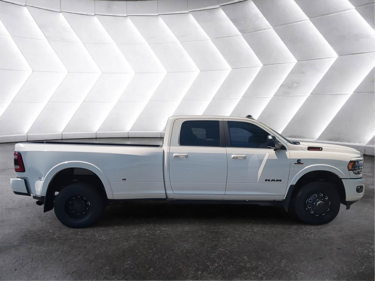 Used 2022 RAM 3500 Limited AWD/4WD image 7