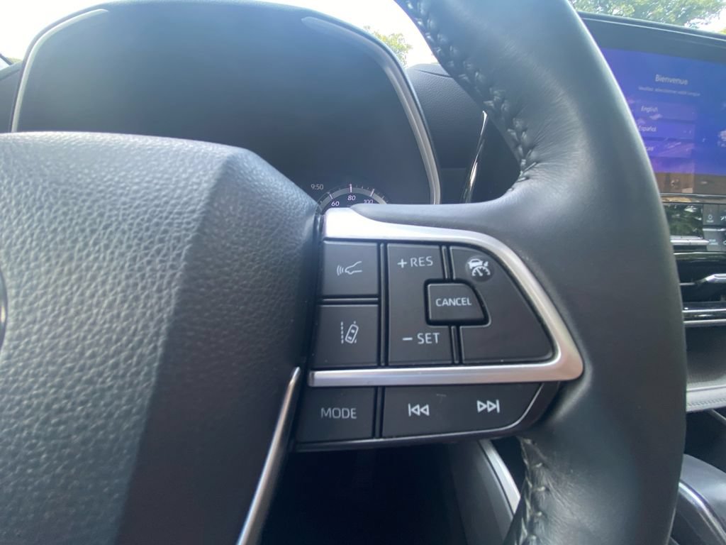 Used 2023 Toyota Highlander XLE AWD/4WD image 20