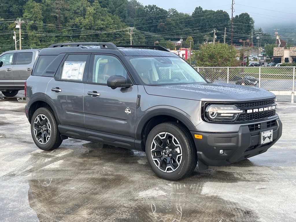 New 2025 Ford Bronco Sport Outer Banks w/ Outer Banks Tech Package+ AWD/4WD image 1