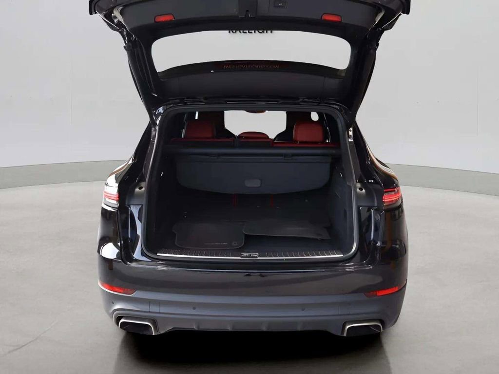 Used 2019 Porsche Cayenne Base image 32