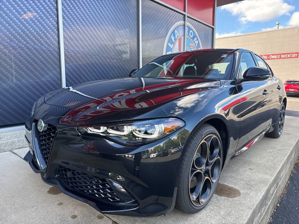 New 2025 Alfa Romeo Giulia AWD w/ Driving Assist Package image 10