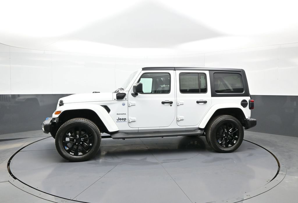 Used 2023 Jeep Wrangler Unlimited Sahara w/ Cold Weather Group image 9