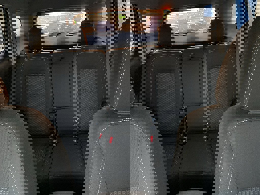 Used 2022 GMC Terrain SLE w/ Elevation Edition image 35