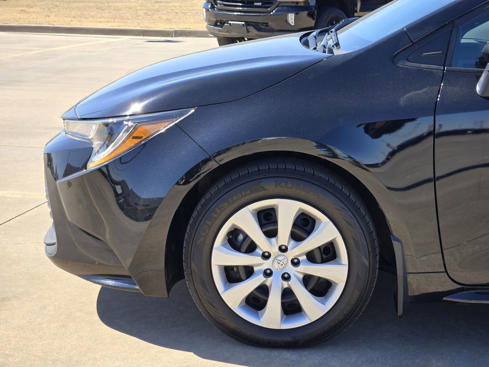 Used 2025 Toyota Corolla LE image 9