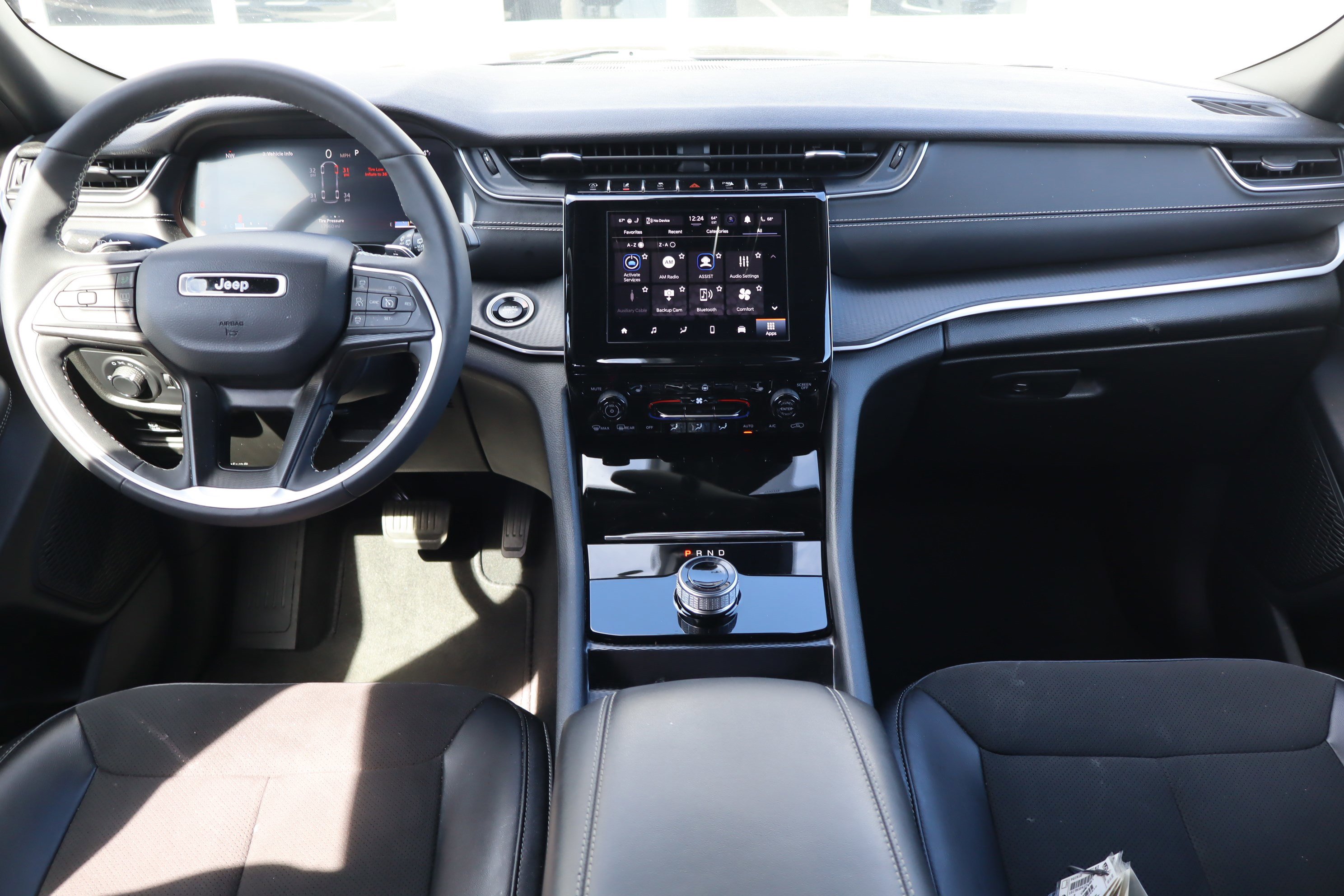 Used 2024 Jeep Grand Cherokee L Altitude image 14