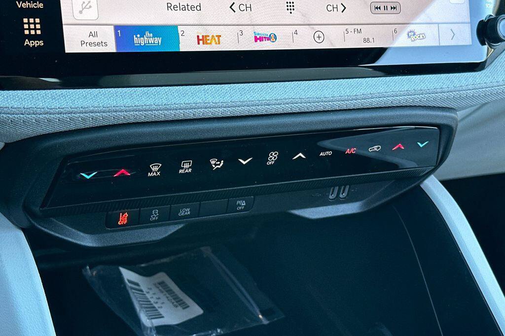 New 2026 Jeep Cherokee Laredo AWD/4WD image 20