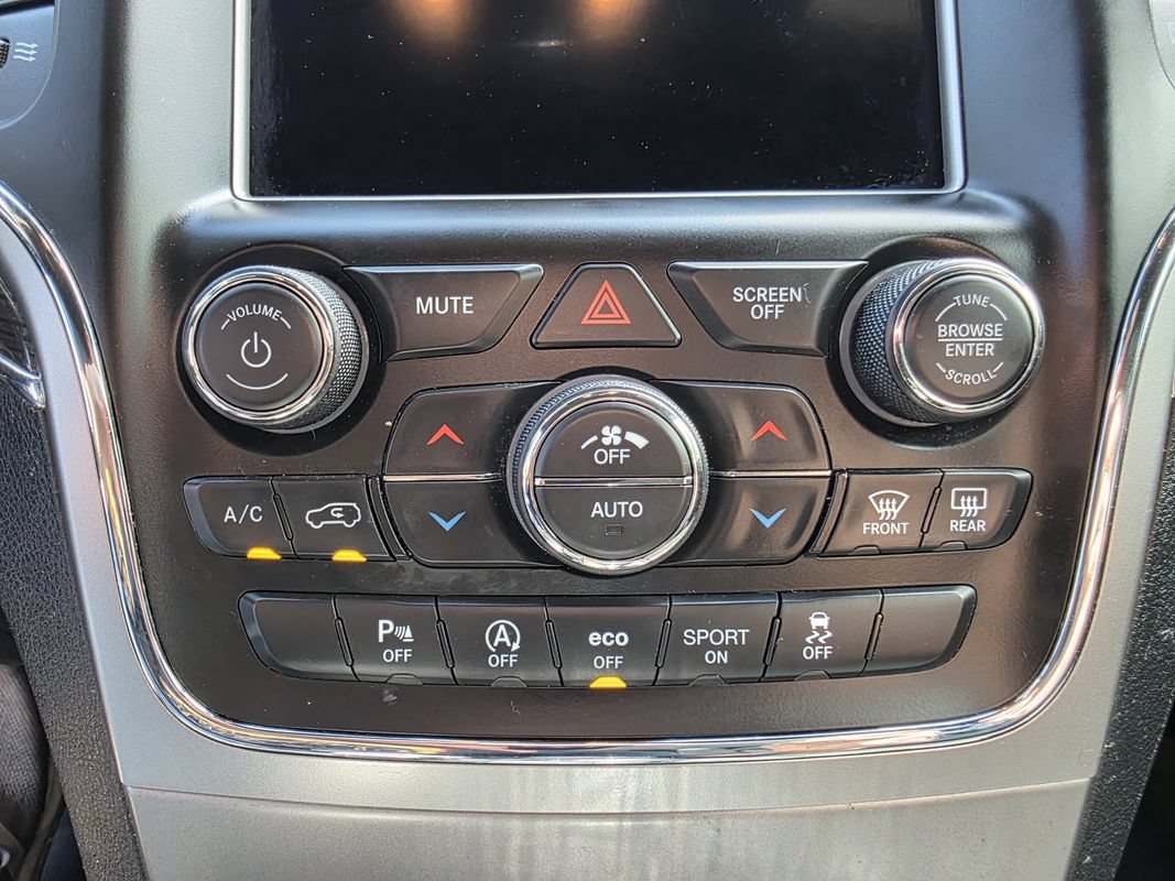 Used 2018 Jeep Grand Cherokee Overland AWD/4WD image 27