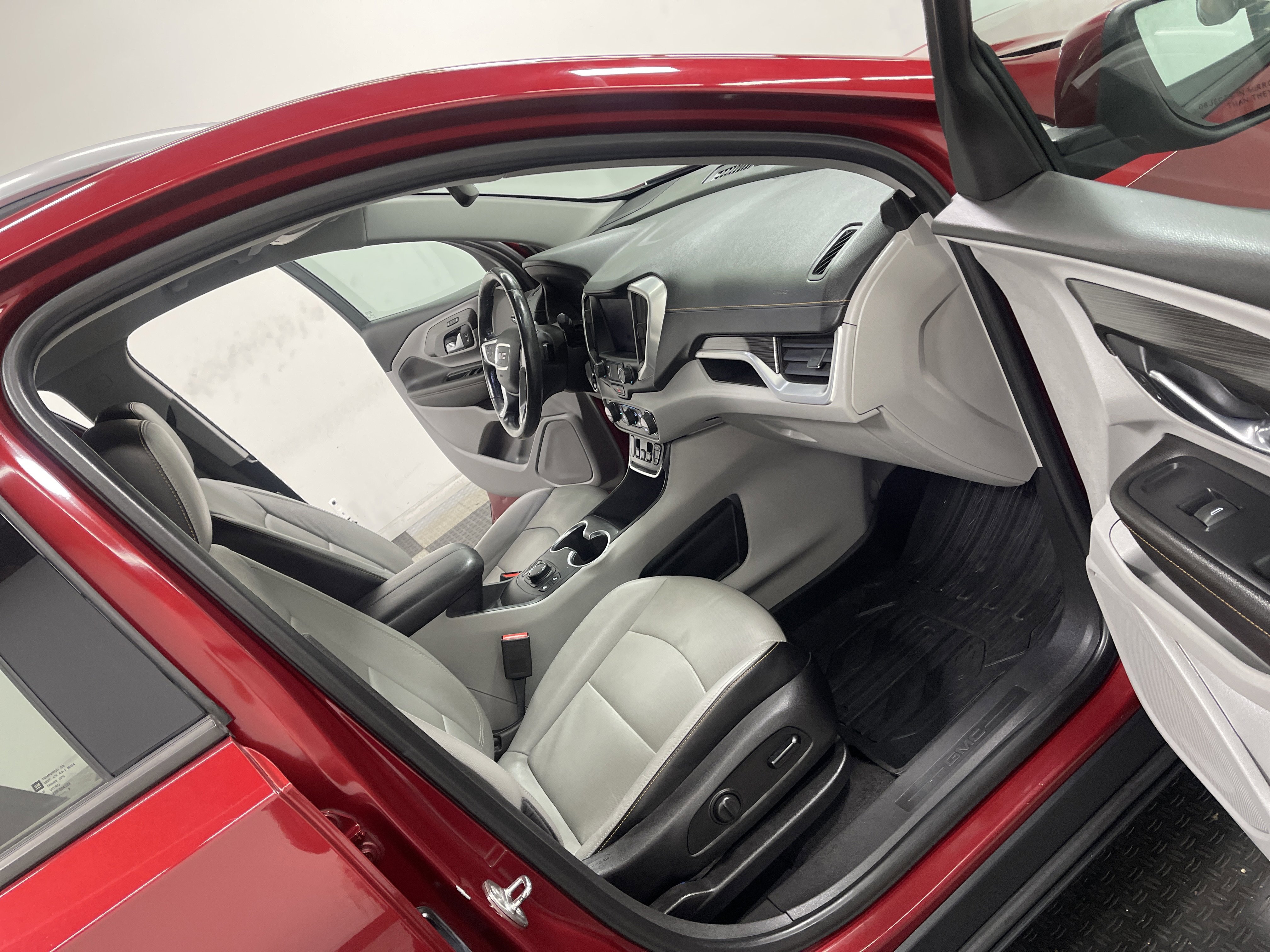 Used 2019 GMC Terrain SLT w/ Preferred Package image 23