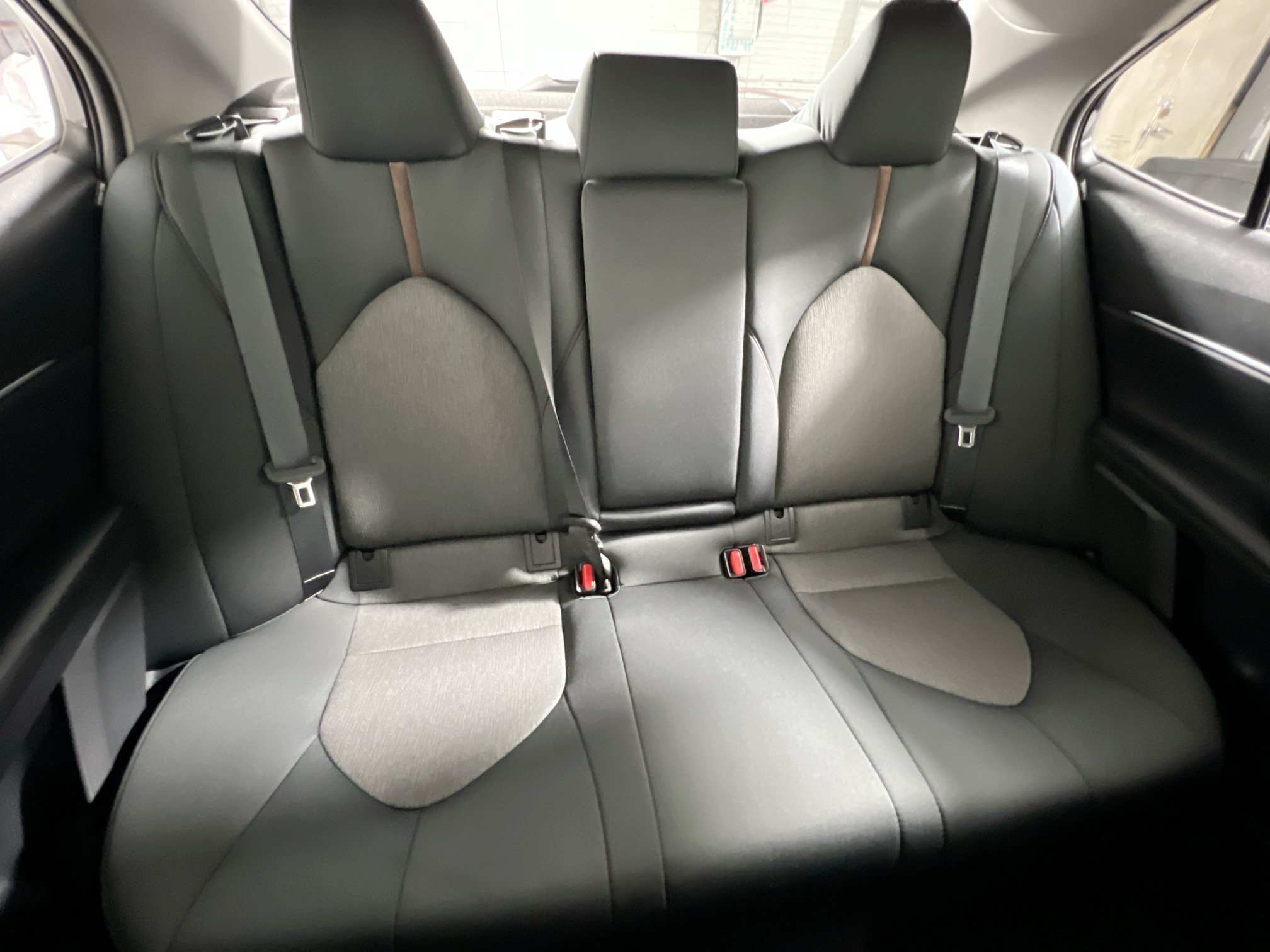 Used 2019 Toyota Camry LE FWD image 32