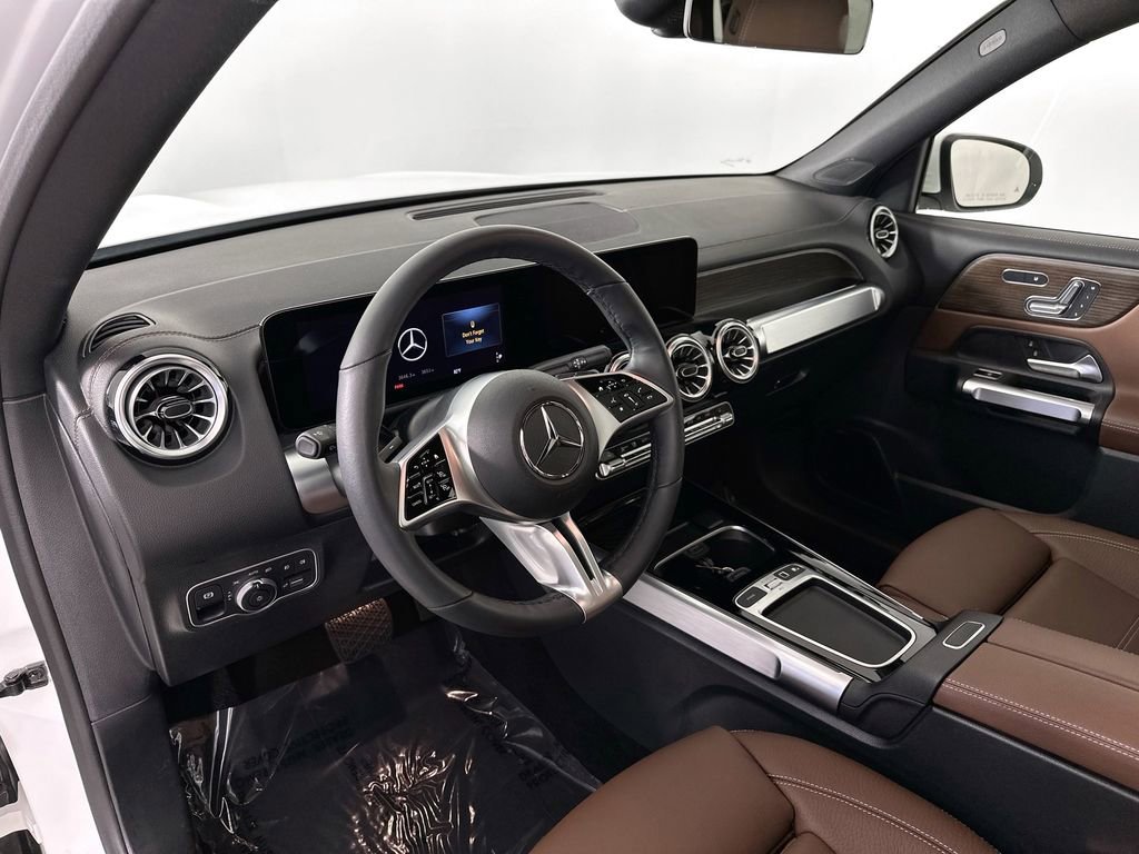 Used 2026 Mercedes-Benz GLB 250 4MATIC image 9