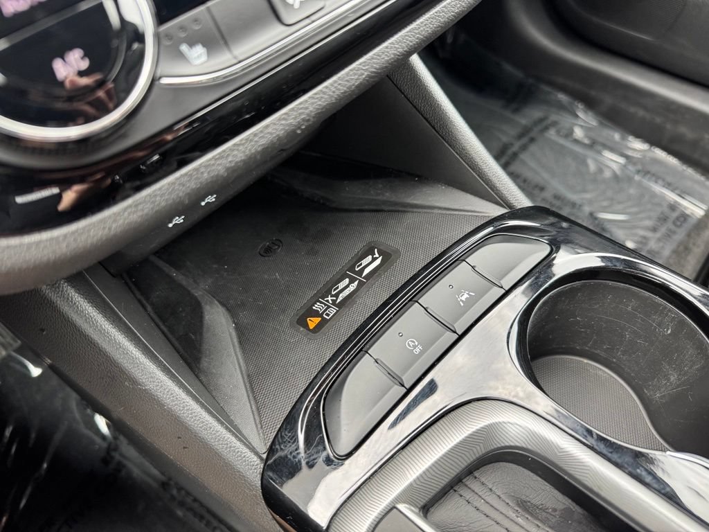 Used 2024 Buick Envista Sport Touring w/ Convenience I Package FWD image 15