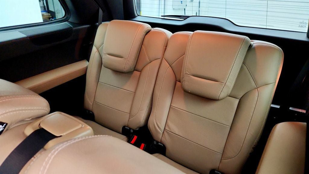 Used 2016 Mercedes-Benz GL 550 4MATIC image 22