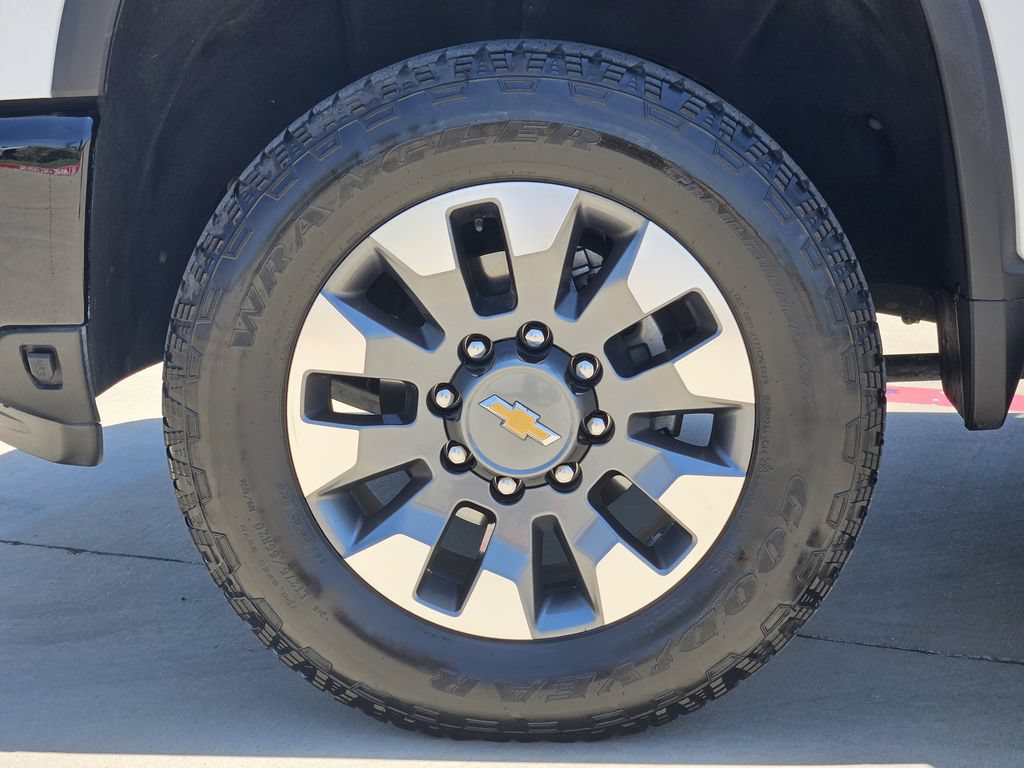 Used 2025 Chevrolet Silverado 2500 Custom w/ Custom Value Package AWD/4WD image 13