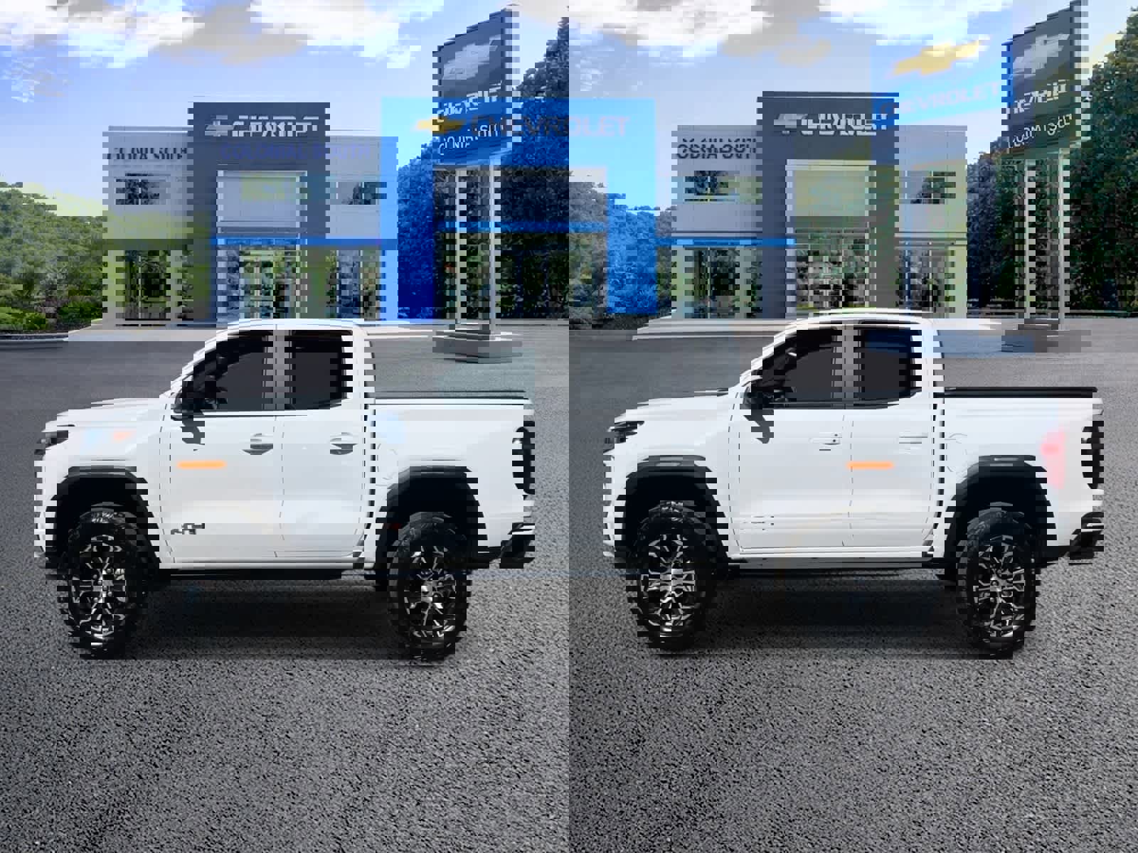 Certified 2024 GMC Canyon AT4 w/ Technology Package image 3