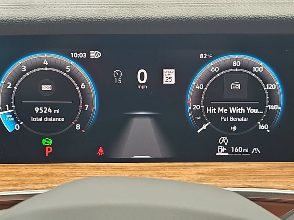 Used 2025 Volkswagen Tiguan SEL R-Line AWD/4WD image 18