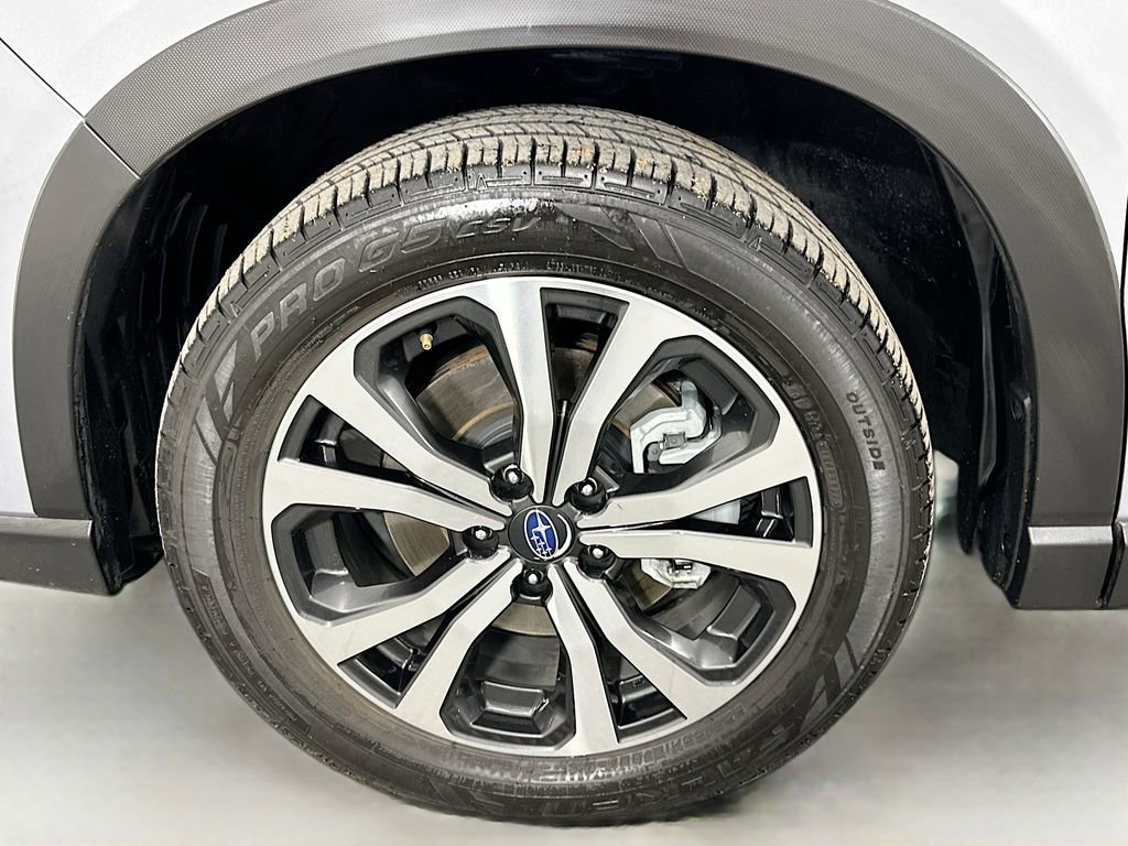 Used 2022 Subaru Forester Limited w/ Popular Package #3 image 32