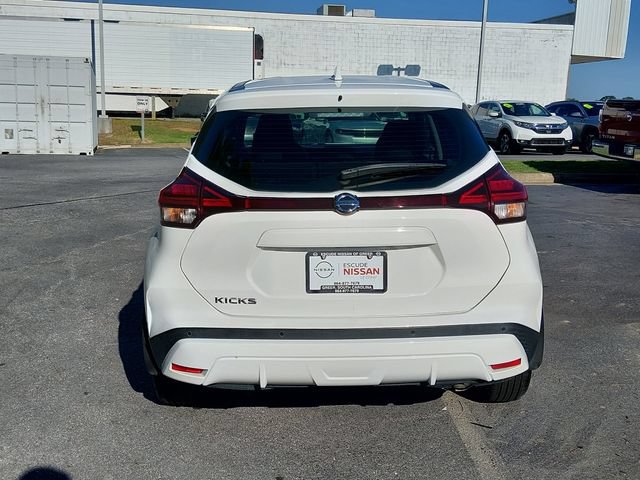 Certified 2021 Nissan Kicks S FWD image 5