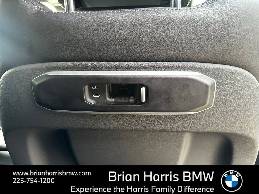 Certified 2025 BMW X5 xDrive40i w/ Parking Assistance Package image 36