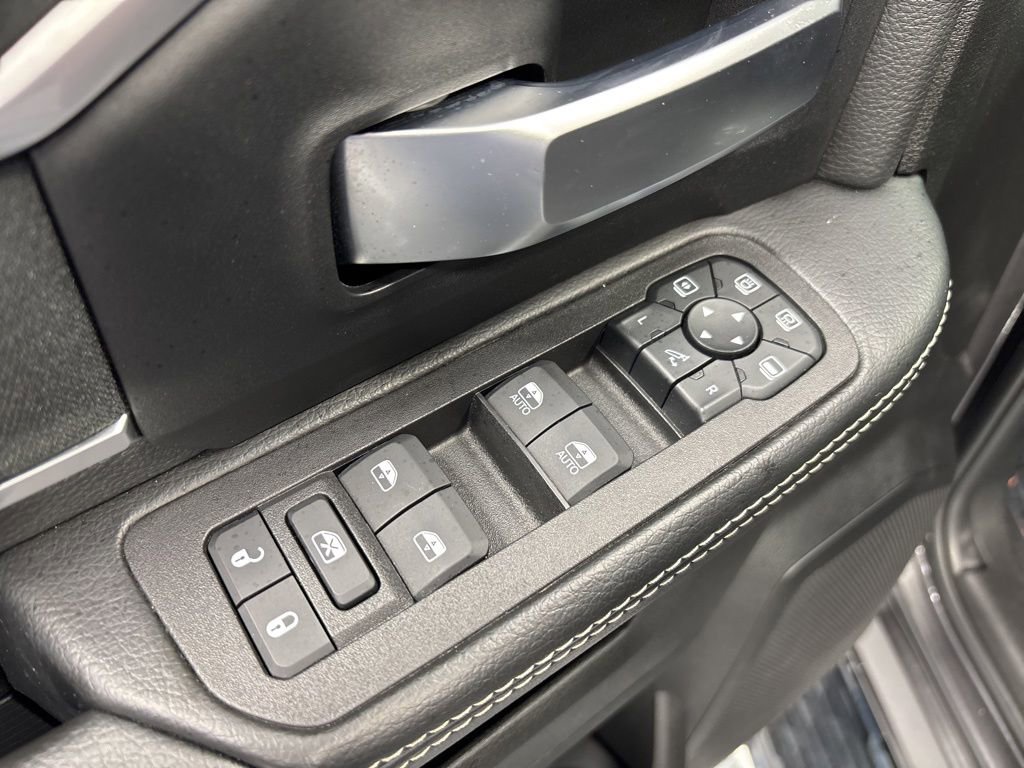 Used 2025 RAM 2500 Big Horn AWD/4WD image 31