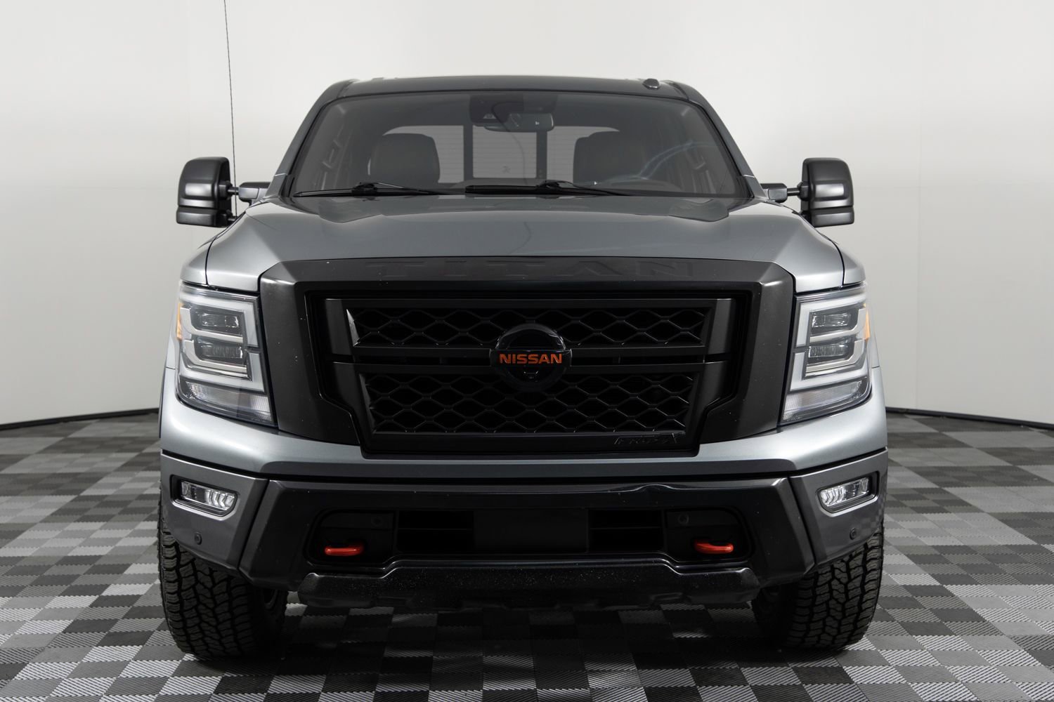 Used 2021 Nissan Titan PRO-4X w/ Pro-4x Convenience Package image 12