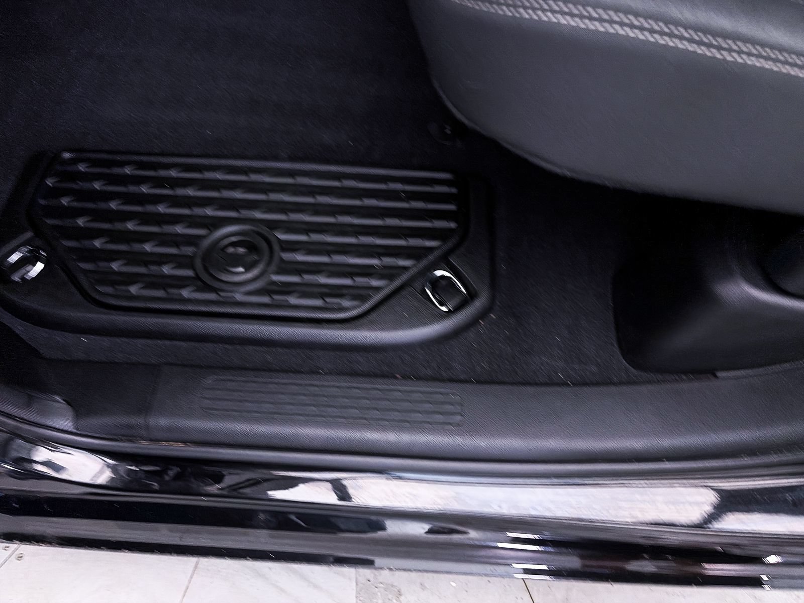 Used 2025 RAM 1500 Warlock AWD/4WD image 8