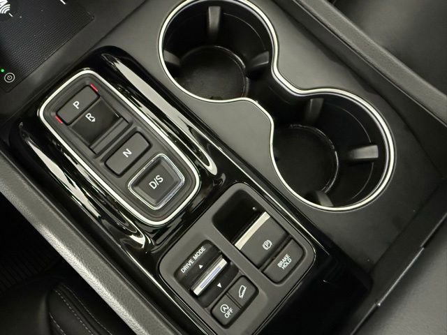 Used 2025 Honda Pilot Touring image 26