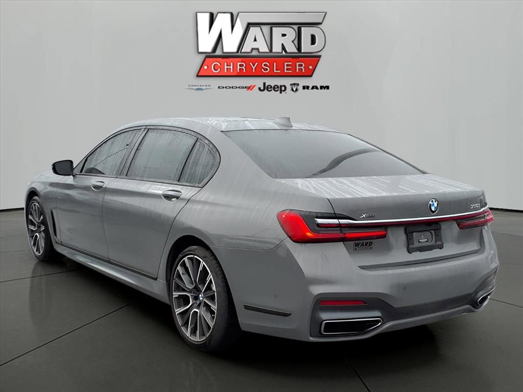 Used 2021 BMW 750i xDrive w/ Executive Package AWD/4WD image 2