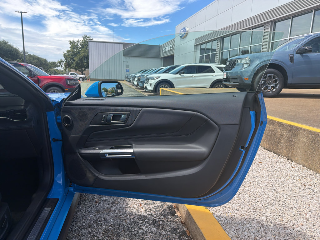 Used 2025 Ford Mustang GT Premium RWD image 15