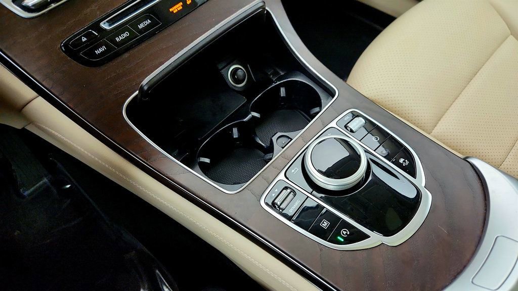 Used 2019 Mercedes-Benz GLC 300 4MATIC image 16