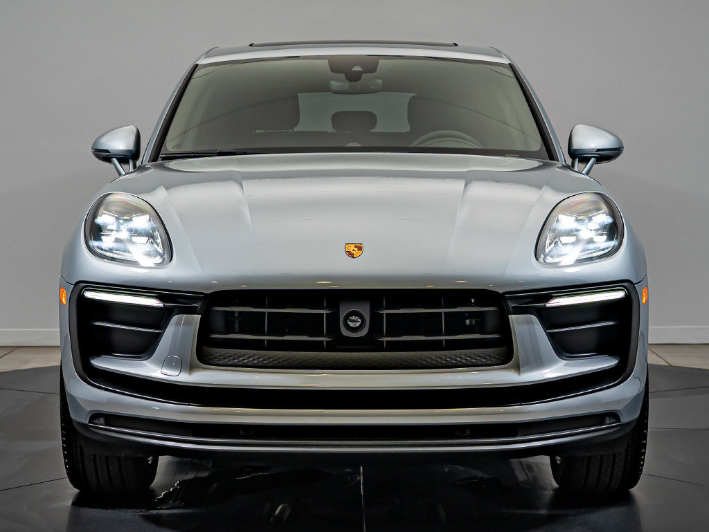 New 2026 Porsche Macan AWD/4WD image 11
