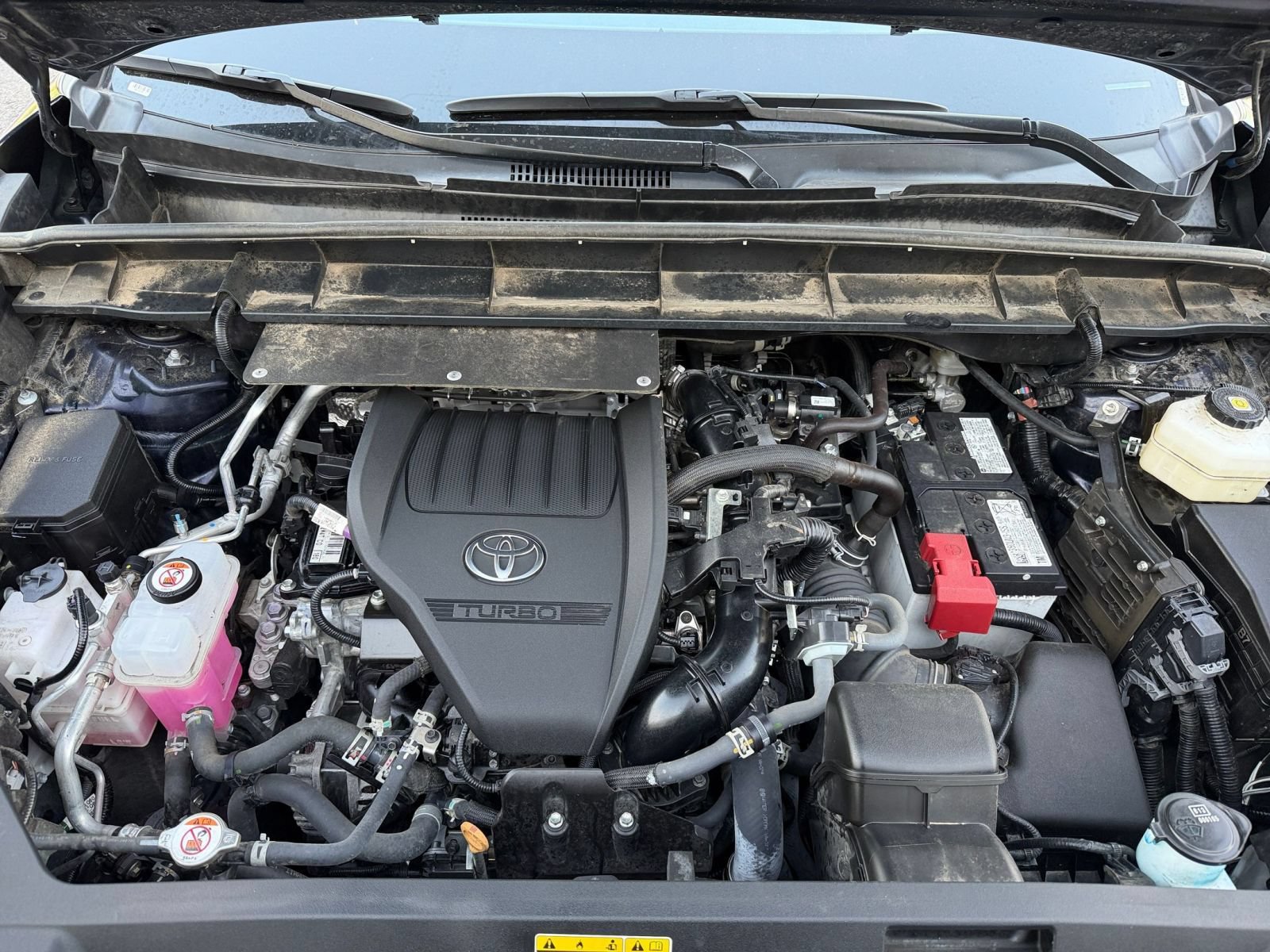 Used 2025 Toyota Highlander LE FWD image 34