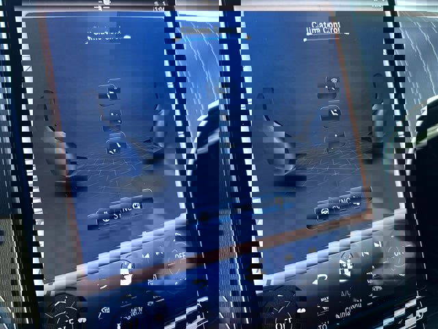 Used 2023 Mercedes-Benz C 300 4MATIC Sedan image 19