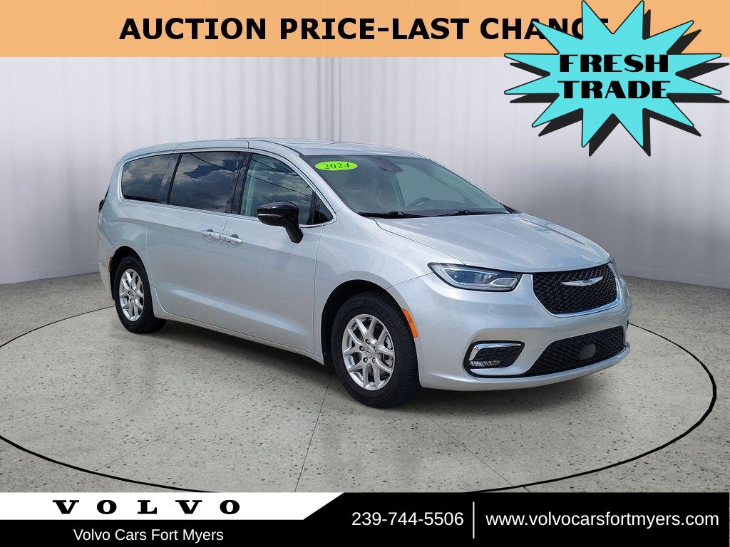 Used 2024 Chrysler Pacifica Touring-L