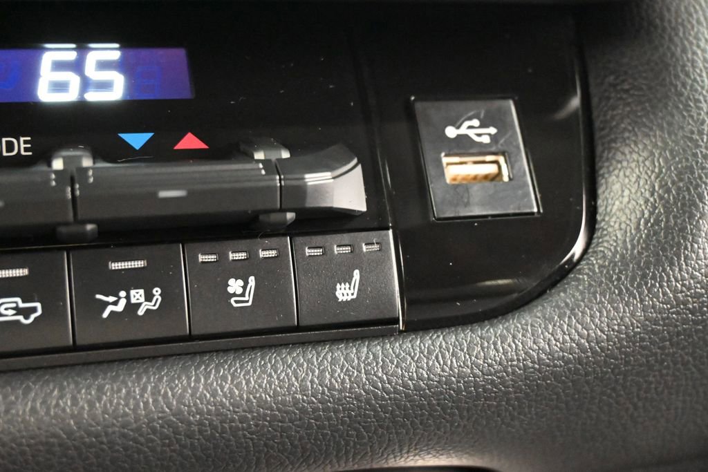 Used 2023 Toyota Tundra Limited AWD/4WD image 15