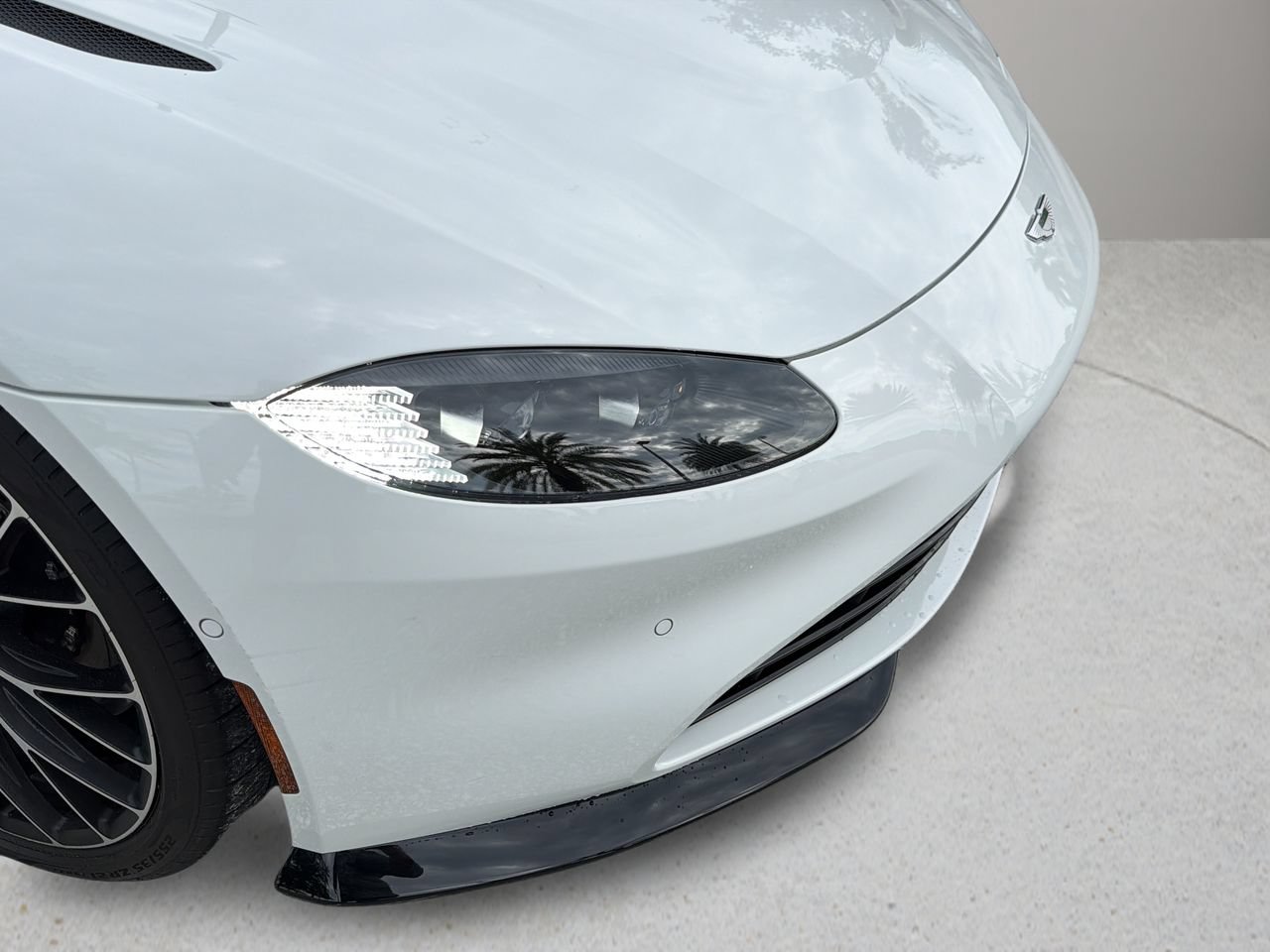 Used 2023 Aston Martin V8 Vantage Roadster RWD image 10