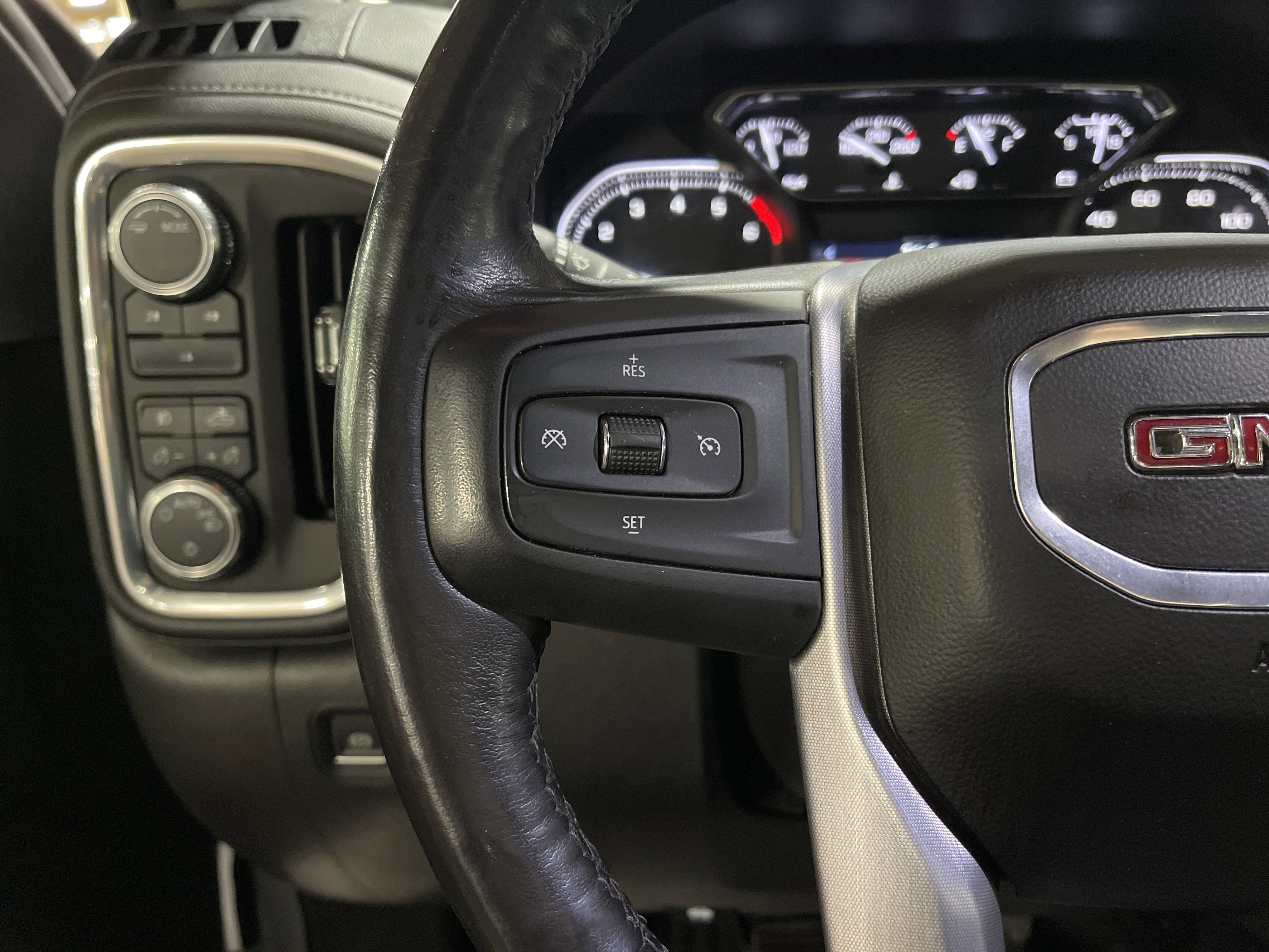 Used 2022 GMC Sierra 2500 SLE w/ SLE Convenience Package image 18