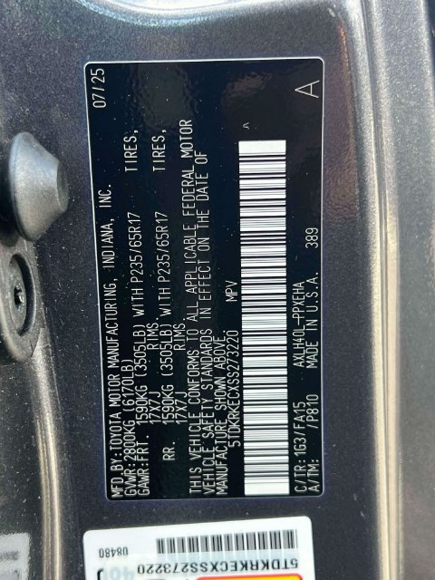 Used 2025 Toyota Sienna LE FWD image 23