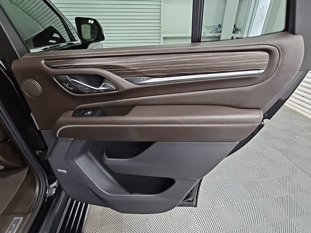 Used 2021 GMC Yukon Denali w/ Denali Premium Package image 44