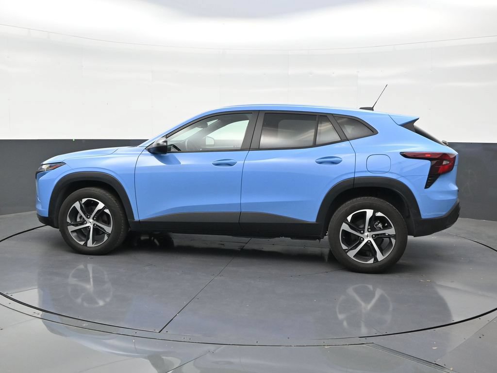 Used 2024 Chevrolet Trax RS w/ Driver Confidence Package FWD image 2