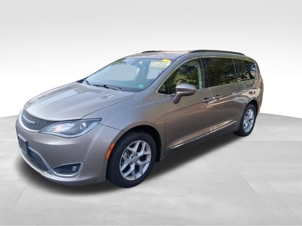 Used 2017 Chrysler Pacifica Touring-L w/ Tire & Wheel Group FWD image 18